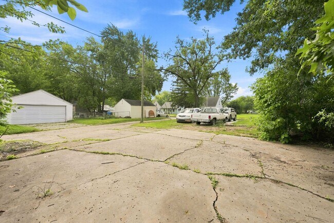 Building Photo - 4029 Weisser Park Ave