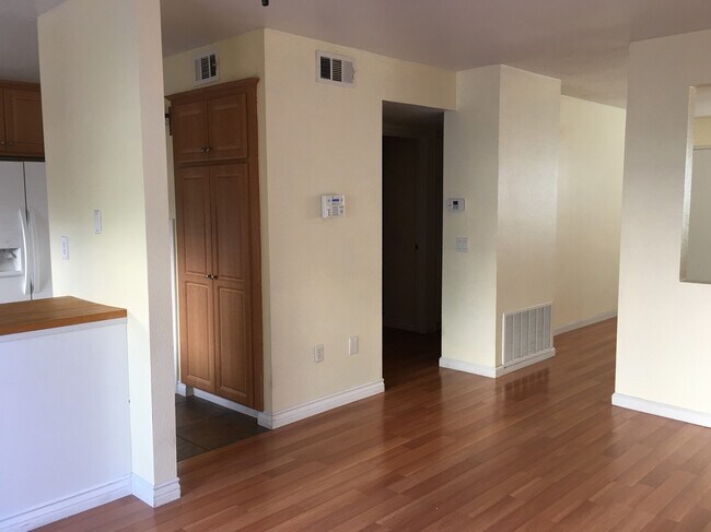 Building Photo - Four Bedroom Two Story Townhome in La Mesa!!!