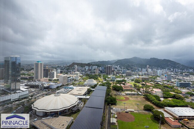 Building Photo - 1009 Kapiolani Blvd