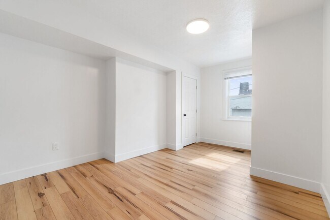 Building Photo - Brand New 3 bed, 2 bath Remodel located in...