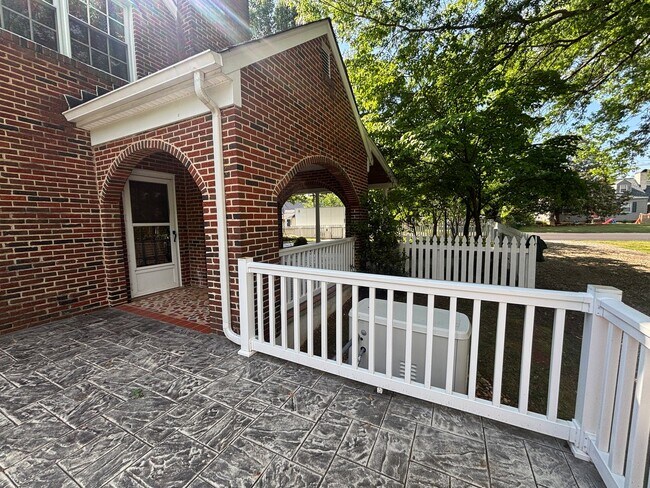 Building Photo - 3479 Overbrook Dr