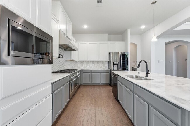 Building Photo - 1303 Gardenia Dr