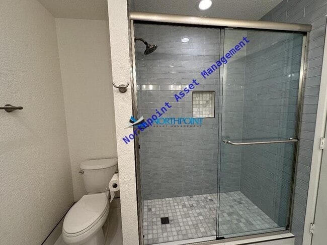 Building Photo - Remodeled 3BD/2BA Gem in Vintage Park