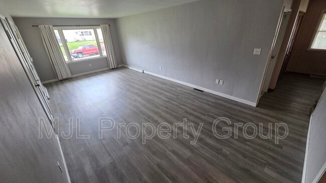 Building Photo - 1512 Robeson Ave