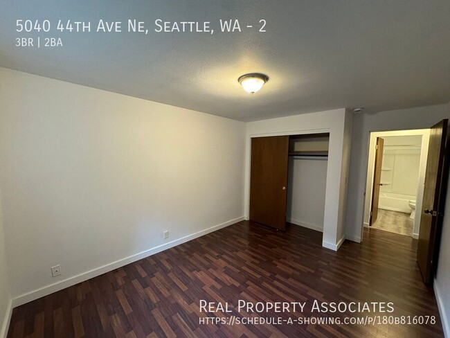 Building Photo - Laurelhurst Three Bedroom