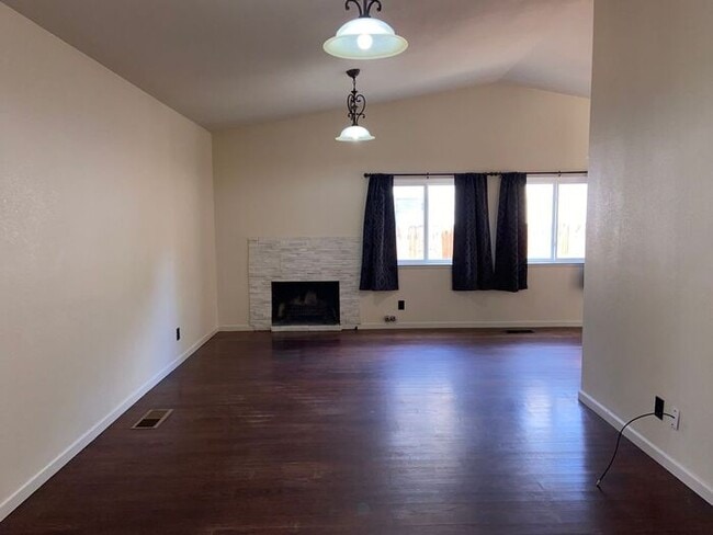 Building Photo - Sparks Single Story Home - 4 Bedrooms (Reed HS, Mendive MS, Whitehead ES)