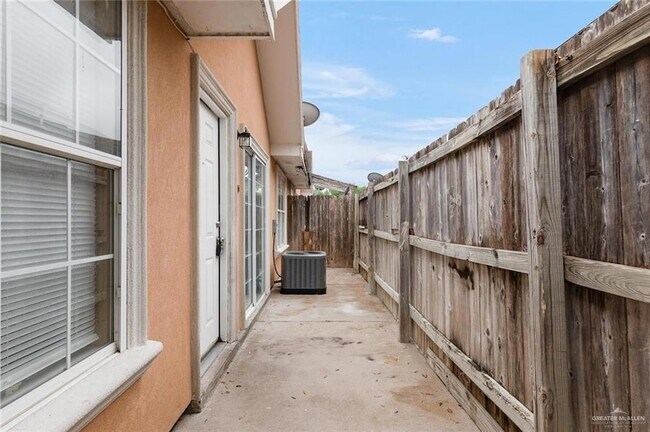 Building Photo - 2604 Ringold Cir