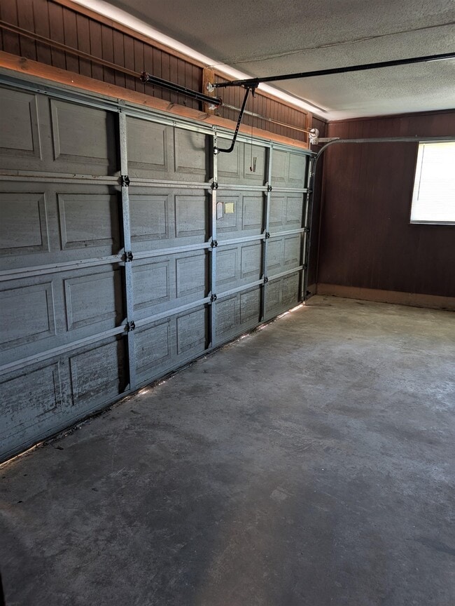 Building Photo - 410 Gaither Dr