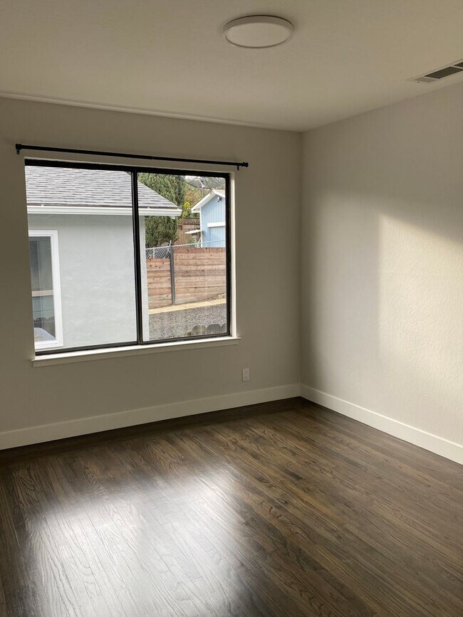 Building Photo - 3907-3909 Nevil