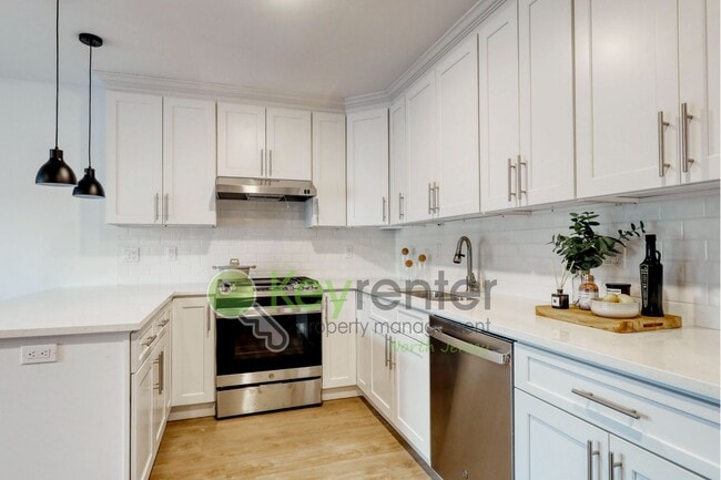 Building Photo - Brand New 2BR/3BA Townhome with Garage