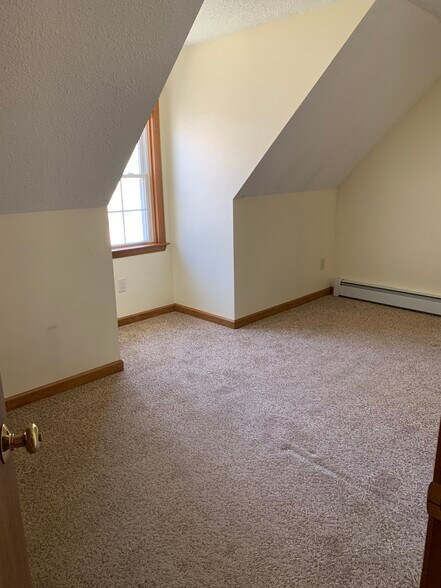 Building Photo - 45 Cosgrove Rd
