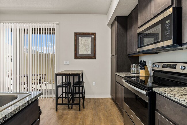 Building Photo - 7353 Summerwinds