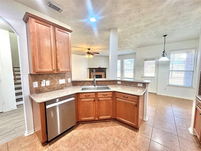 Building Photo - 14 Harbinger Ct