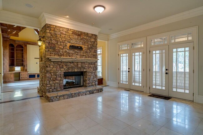 Building Photo - 6213 Arnall Ct