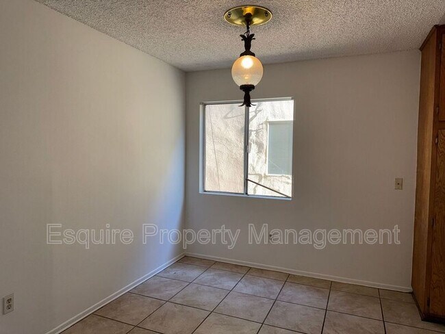 Building Photo - 2070 N Ventura Rd