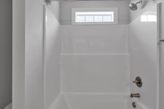 Building Photo - 202 Browns Ferry Rd