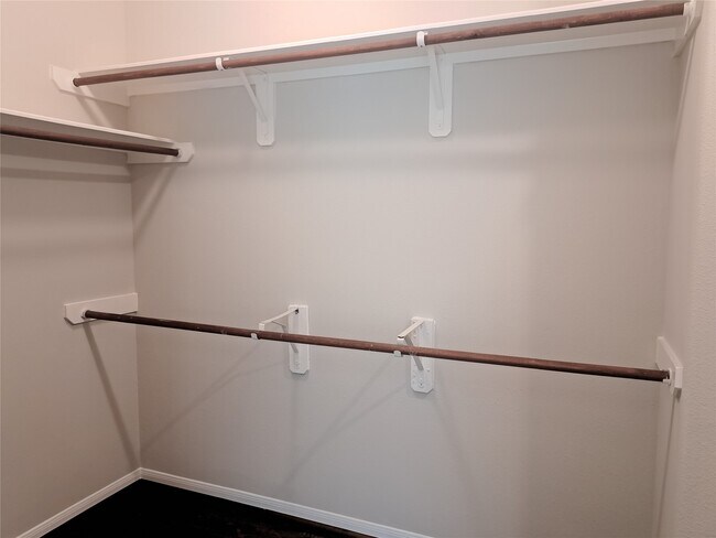 Building Photo - 26315 Fox Ridge Ln