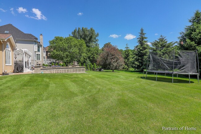 Building Photo - BEAUTIFUL HOUSE- 4 bedroom, 3.5 bath 2 sto...