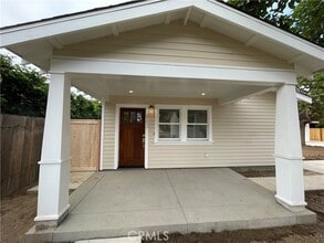 Building Photo - 562 E Van Bibber Ave