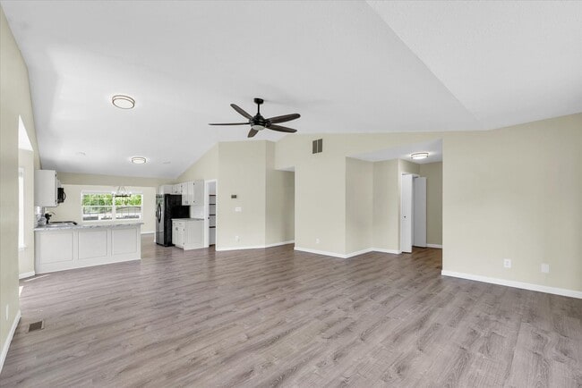 Building Photo - 405 Ridge Rd