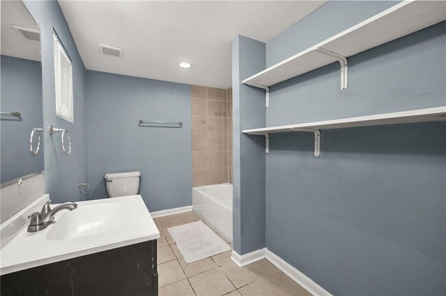 Building Photo - 360 Betsy Ave SW