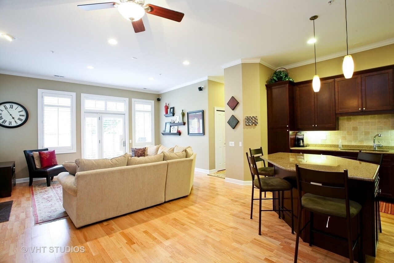 Building Photo - 821 Foster St