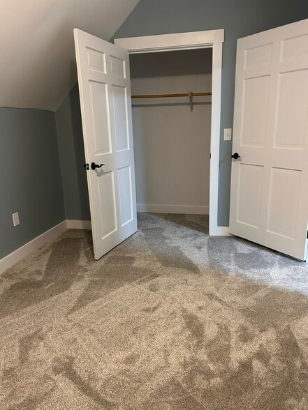 Building Photo - 138 Emery St