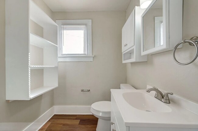Building Photo - Renovated 4-plex in Paseo with modern 1-be...