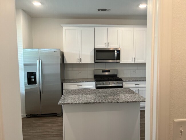 Building Photo - 16126 Elbridge Ct