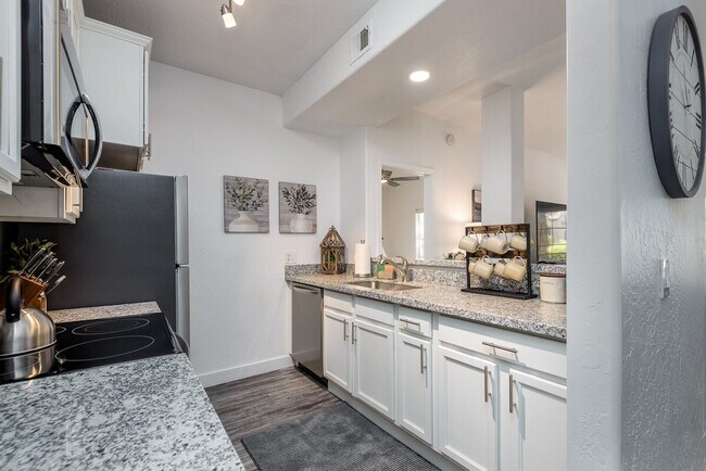 Building Photo - 14145 N 92nd St