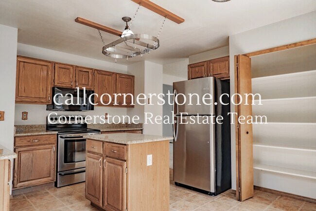 Building Photo - 6385 Shirecliff Dr