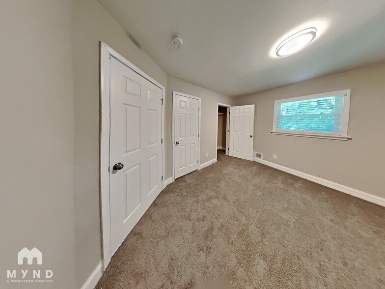 Building Photo - 8266 Lake View Terrace