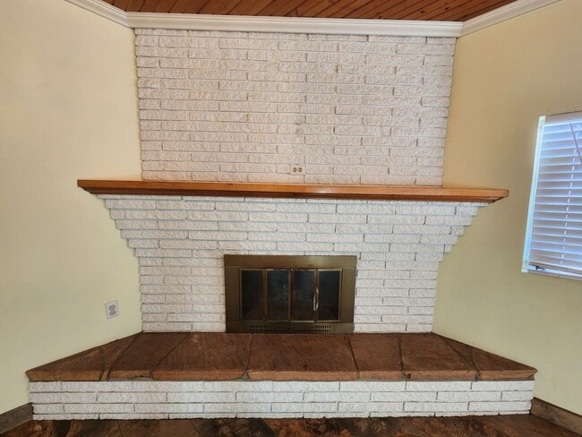 Building Photo - 414 Phillips Dr
