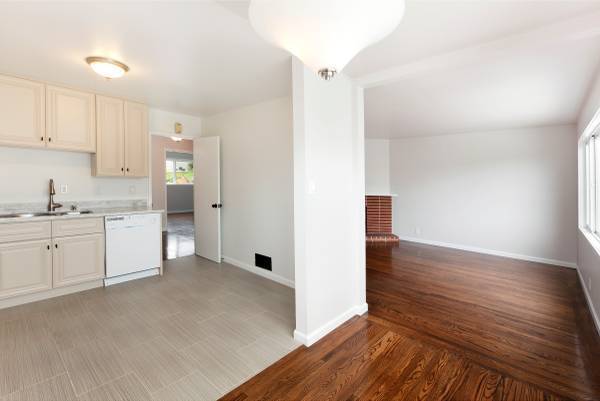 Building Photo - Beautiful rehabbed Mid-Century single family home