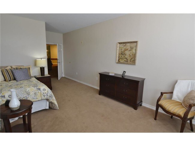 Building Photo - 355 W Westchester Pkwy