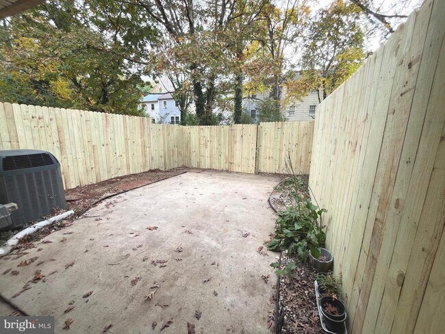 Building Photo - 255 Farrell Ln