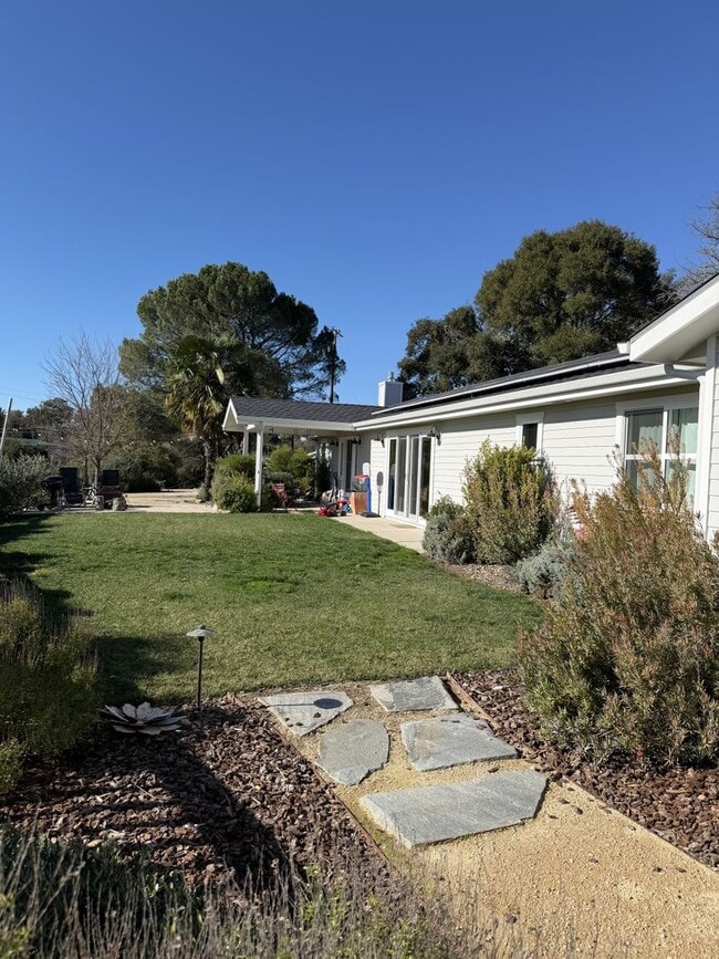 Building Photo - $500 off first month promotion, inquire for more information! Beautiful 4 Bedroom, 3 Bathroom Ata...