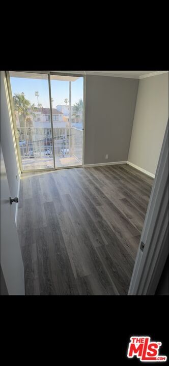 Building Photo - 1510 W Balboa Blvd