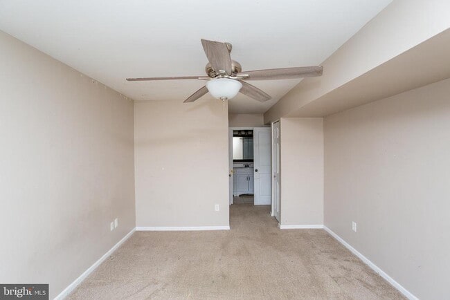 Building Photo - 10014 Beacon Hill Dr