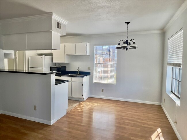 Building Photo - 2750 Holly Hall St