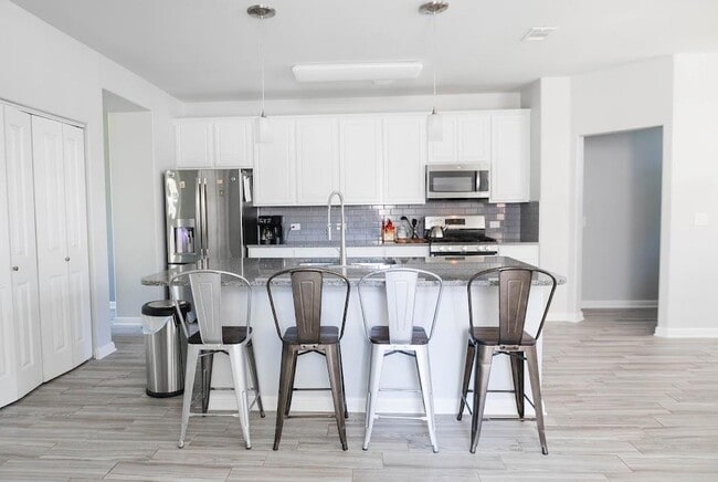 Building Photo - 411 Wetzel