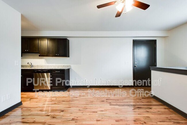 Building Photo - 517 Veritas St