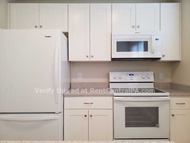Building Photo - 412 S College St Apt 205