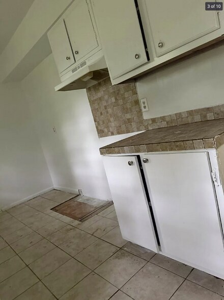 Building Photo - 4008 Macaulay Cove