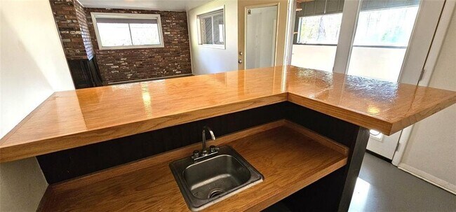 Building Photo - 1231 Cedar Park Pl