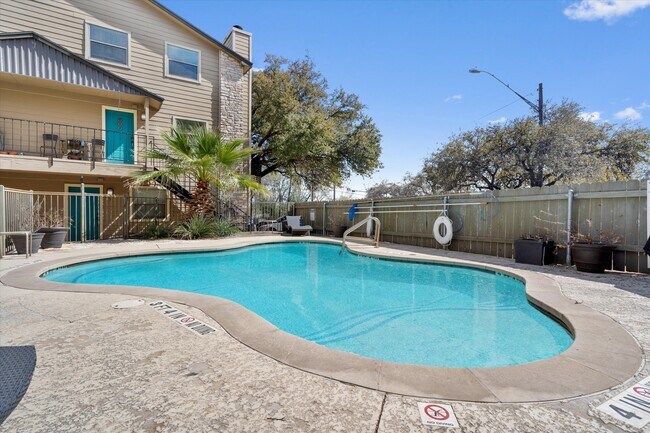Building Photo - 6700 Cooper Ln