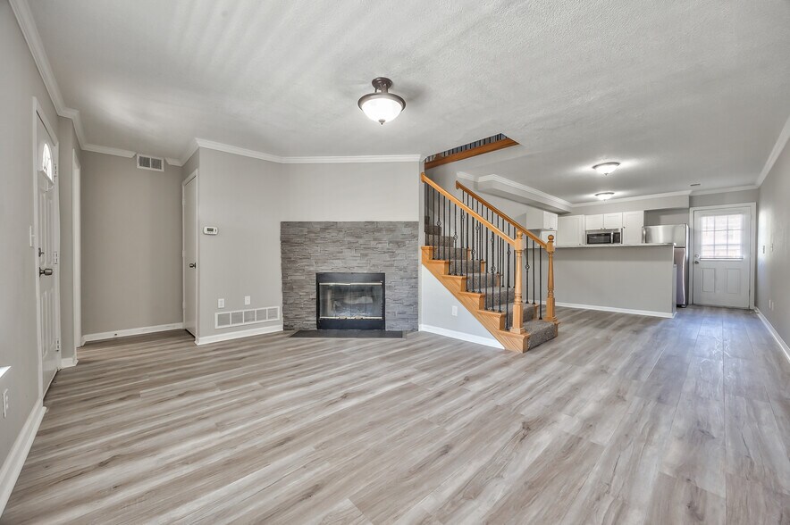 Building Photo - 1489 E 120th St