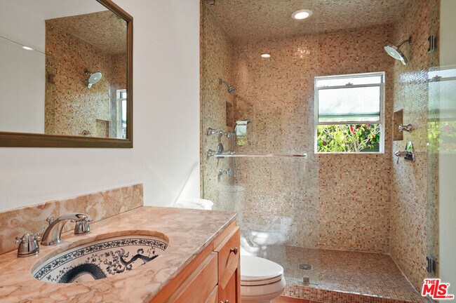 Building Photo - 1348 Morningside Wy