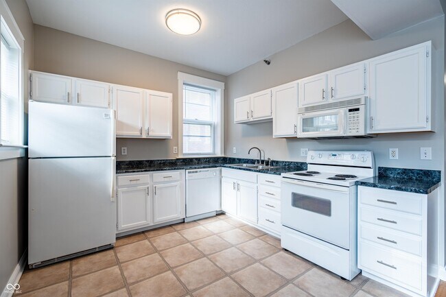 Building Photo - 234 E 9th St