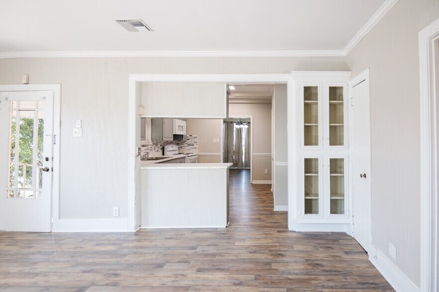 Building Photo - 311 S Morgan Ave